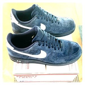 *SOLD* Nike Air Force 1 Low ‘07 Suede navy blue